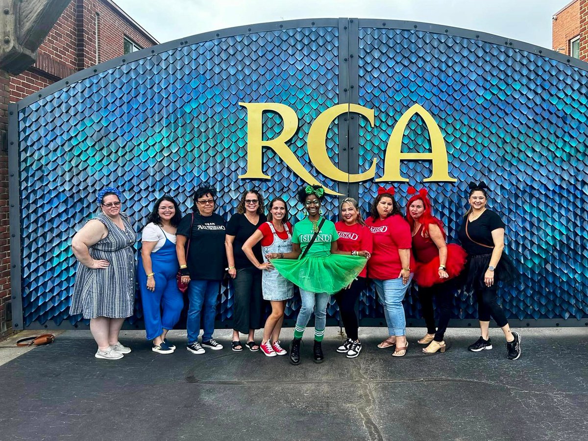 katyisd's tweet photo. Katy ISD educators are getting ready for the new school year! Last week, Katy ISD staff attended the @ronclarkacademy; an interactive, dynamic learning experience for teachers. 
We can't wait to see what wonderful strategies Katy ISD staff will implement in the new school year! https://t.co/qGC1KaATBJ