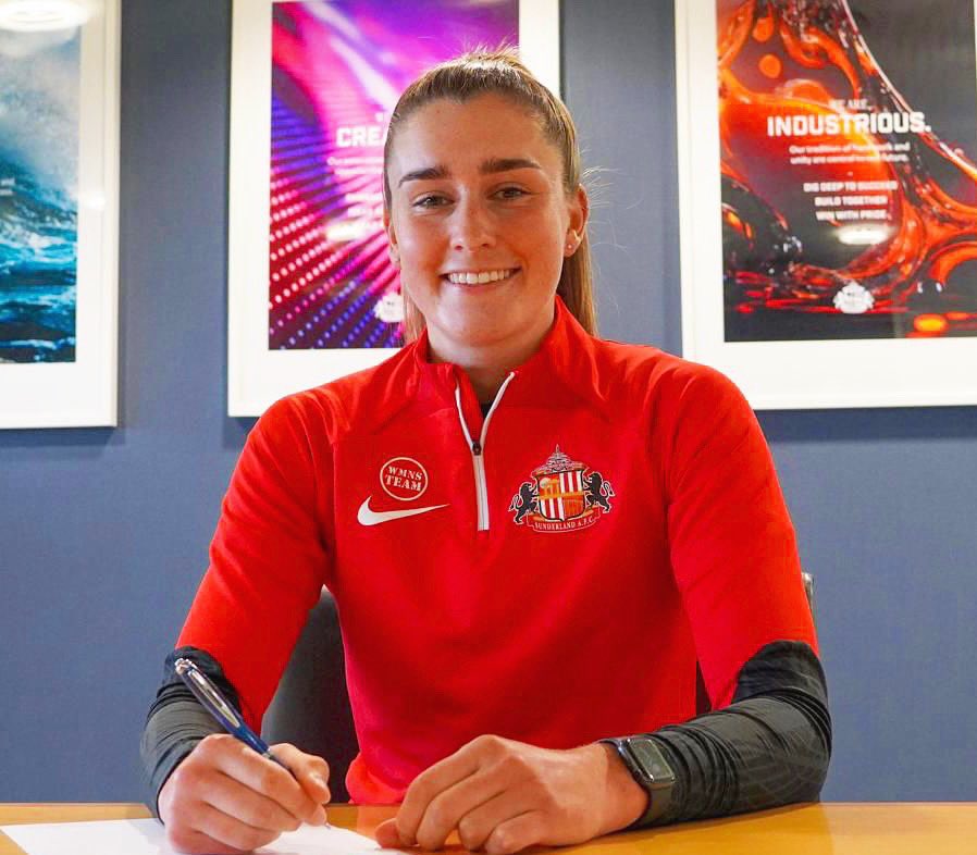 Very proud to sign my first professional contract for this club 😁 <a href="/SAFCWomen/">Sunderland AFC Women</a>