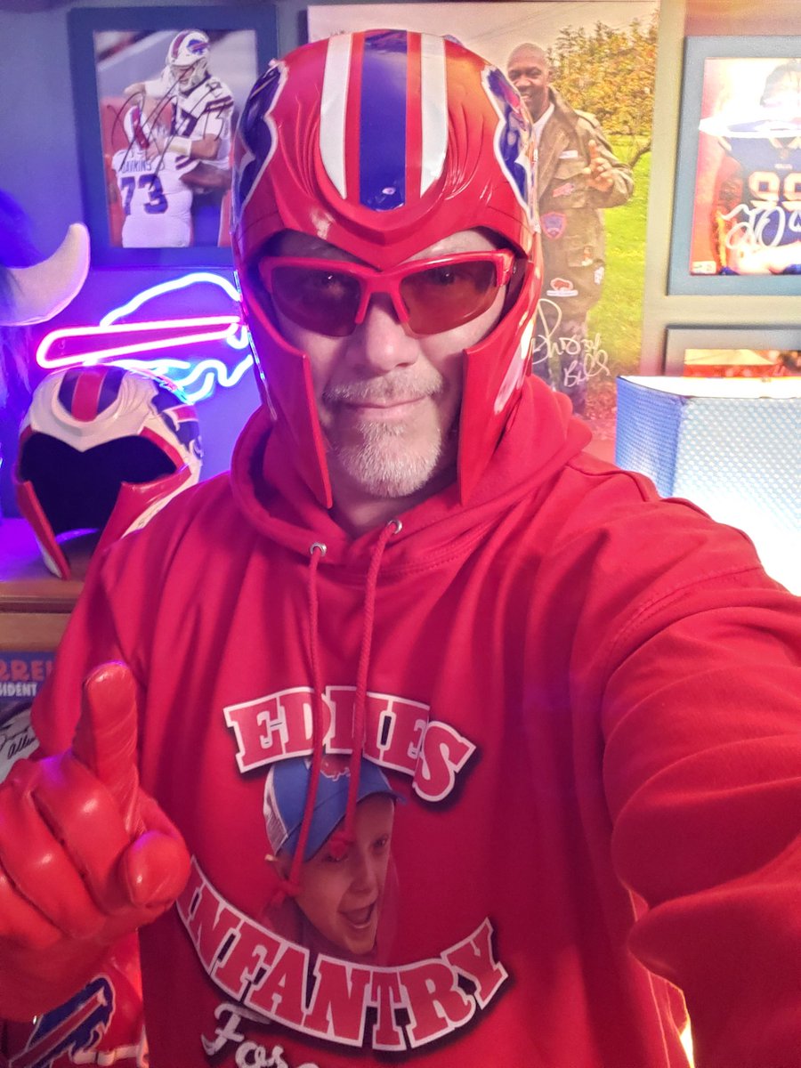 BILLNETO315's tweet photo. GOBILLS 👊🏼❤🔴🦬 #Eddiesinfantryforever #Redhelmets #BillsMafia #PanchosArmy https://t.co/Rba7Fo5nrA