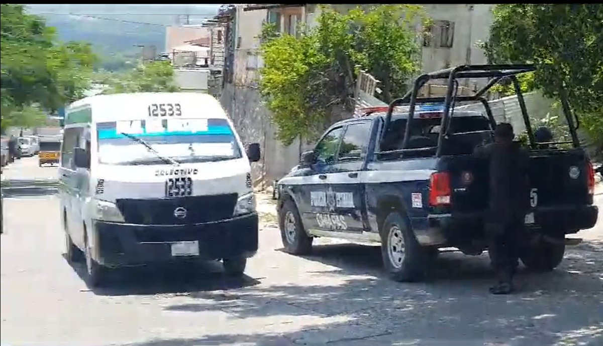 PortavozMx_'s tweet photo. #COMARCA
Joven es encontrado sin vida en #RealdelBosque
Paramédicos de #ProtecciónCivil en #TuxtlaGutiérrez encontraron y confirmaron el deceso de un joven de 25 años, que se ahorco en el interior de su domicilio, ubicado en el fraccionamiento Real del Bosque. https://t.co/3bKnJFKvV4