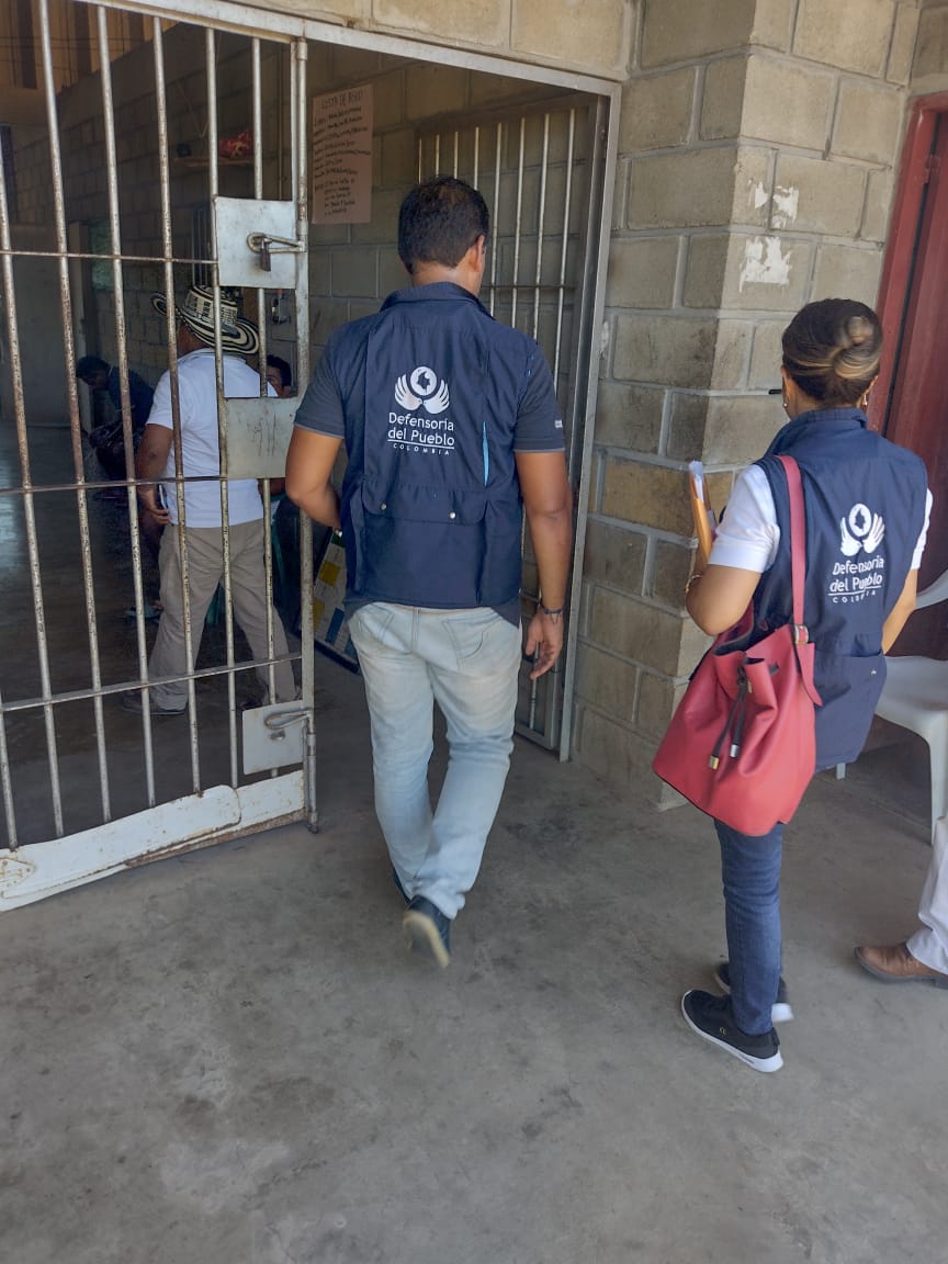 DefensoriaCol's tweet photo. 1/2 La Regional #Córdoba, velando por el cumplimiento de los mínimos constitucionalmente asegurables, visitó centros de reclusión transitoria en #Sahagún, #Cereté y #SanAndrésdeSotavento, donde persisten fallas del suministro de alimentos para la población privada de la libertad. https://t.co/dMFNLlpLg4