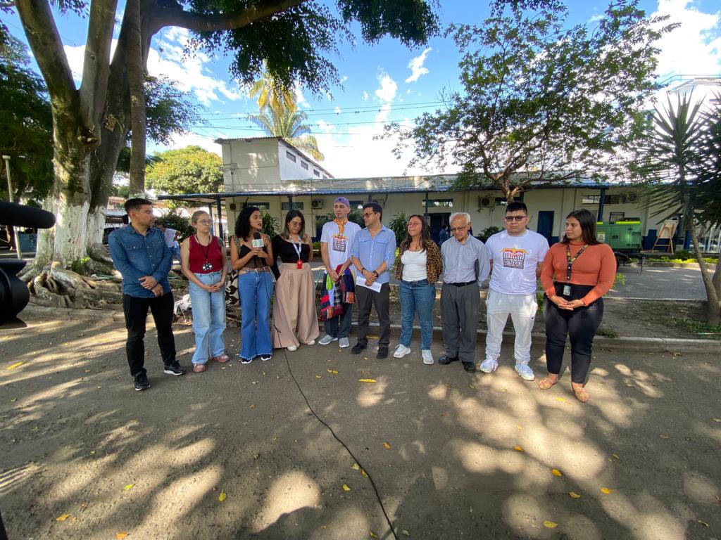 ComisionadoPaz's tweet image. #Atención 🚨| Comunicado: Alto Comisionado para La Paz, Danilo Rueda instala Mesa de Paz en la Cárcel de Palmira con jóvenes del estallido social.