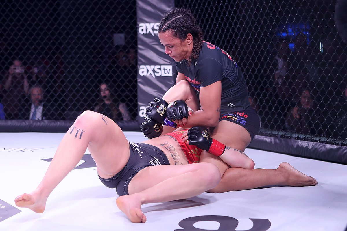 InvictaFights's tweet image. 1⃣ 2⃣ 3⃣ 🥇

3 fights, 2 finishes and the bantamweight title win.

Who do you want to see Talita Bernardo defend against? #AndStill #invictafc