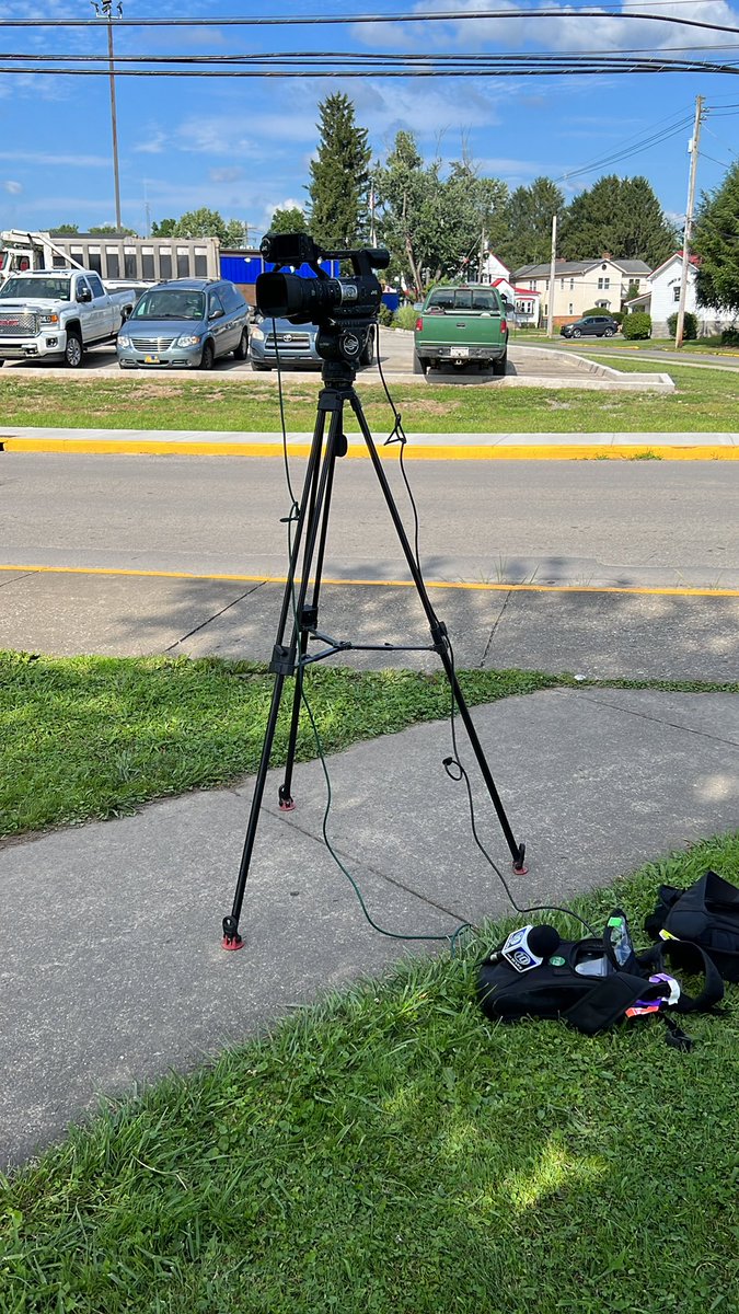 MMoranelli_Wx's tweet photo. Doing some live weather hits here at #WAMSB in Buckhannon, be sure to tune into @WDTV5News at 5:30 and 6 for more 🎶🌤️ https://t.co/qB4i4efMpU