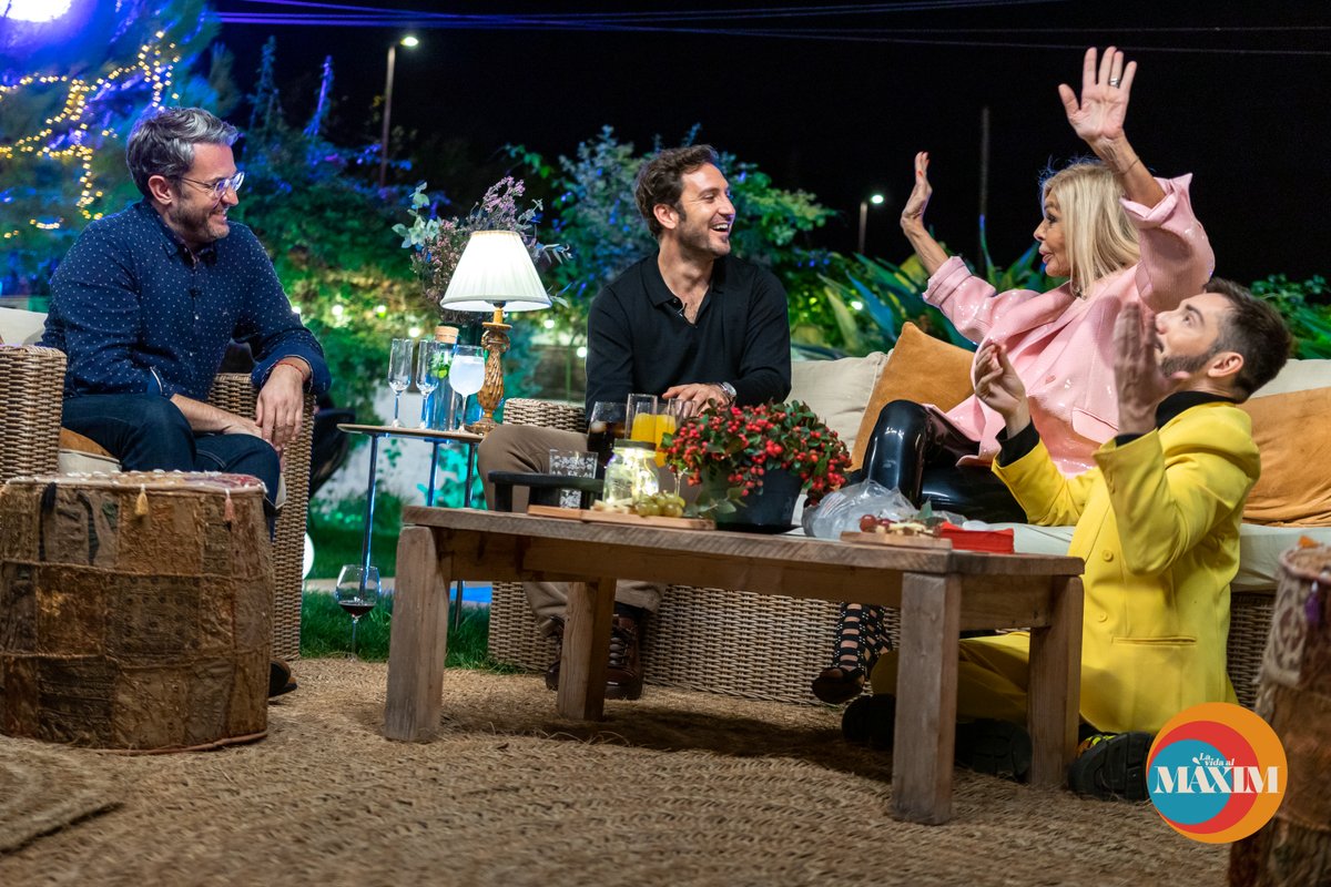 ✨En uns moments comença L'ÚLTIM PROGRAMA de🏠#LaVidaAlMÀXIM📆amb🍸<a href="/maximohuerta/">Máximo Huerta 🌿</a> i Jau fornés🍾

💟FINAL DE TEMPORADA HUI a les🕙22.00 h en <a href="/apunt_media/">À Punt</a>📺

👥Convidats: Bibiana Fernández (<a href="/Devilisawoman/">Bibiana Fernandez</a>) i <a href="/AlexGadea01/">Alex Gadea</a>🥂

💻EN DIRECTE TAMBÉ EN EL WEB📱⬇️
beacons.ai/almaximapunt