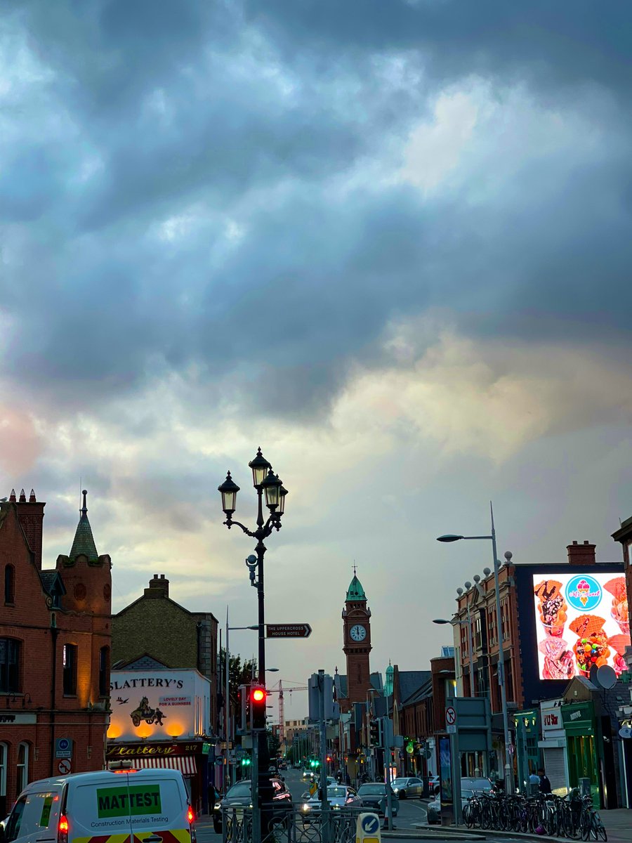 BinazirY's tweet photo. Finally made it to Dublin! Everything is great but the fact that we have nowhere to live. Any help on how to find a decent place to live in Dublin for a family of four 👨‍👩‍👧‍👦 is more than welcome. We plan to stay here for at least a year while I am completing my PhD at @DCU https://t.co/uKymUKY5Va