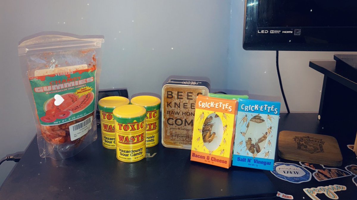 Some stuff came in for the Subathon! Pretty stoked! 

#Subathon #birthdaystuff #weird #deathtomy20s