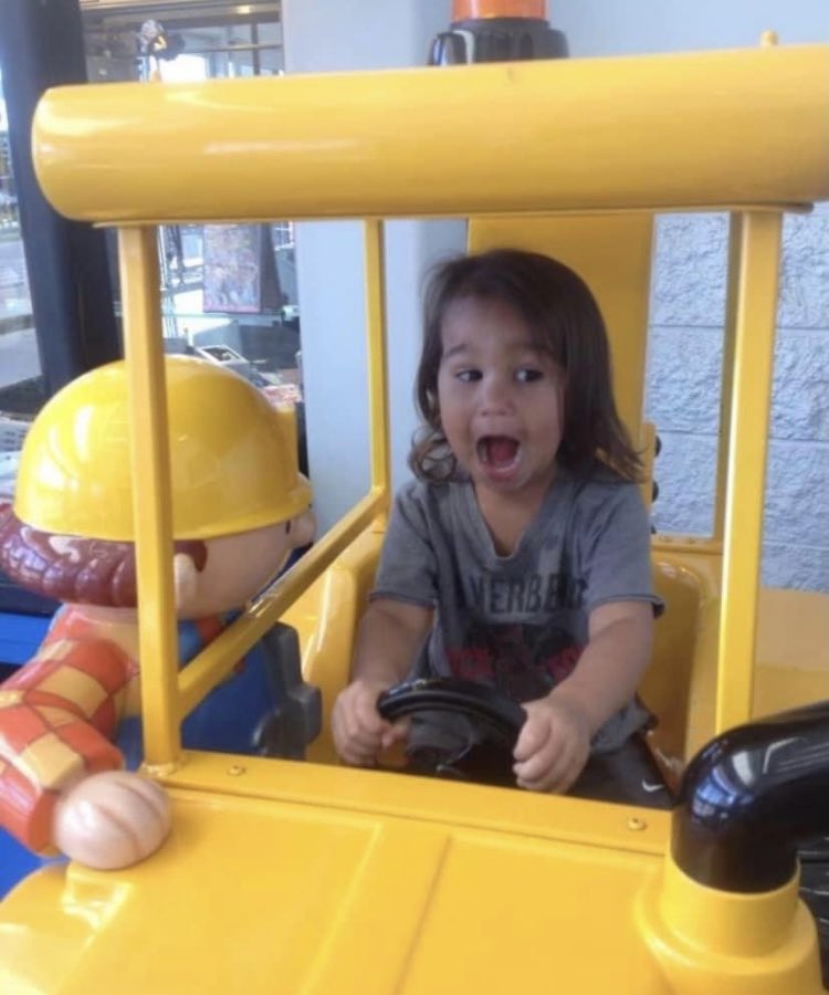 kanzaz's tweet image. They’re always on
Just rl &amp;amp; my boy happens and #FamFirst 
It’s my birthday so maybe it’ll happen today. If not always next time! 
He’s grown so much! 🥰🌟☮️💙🦁