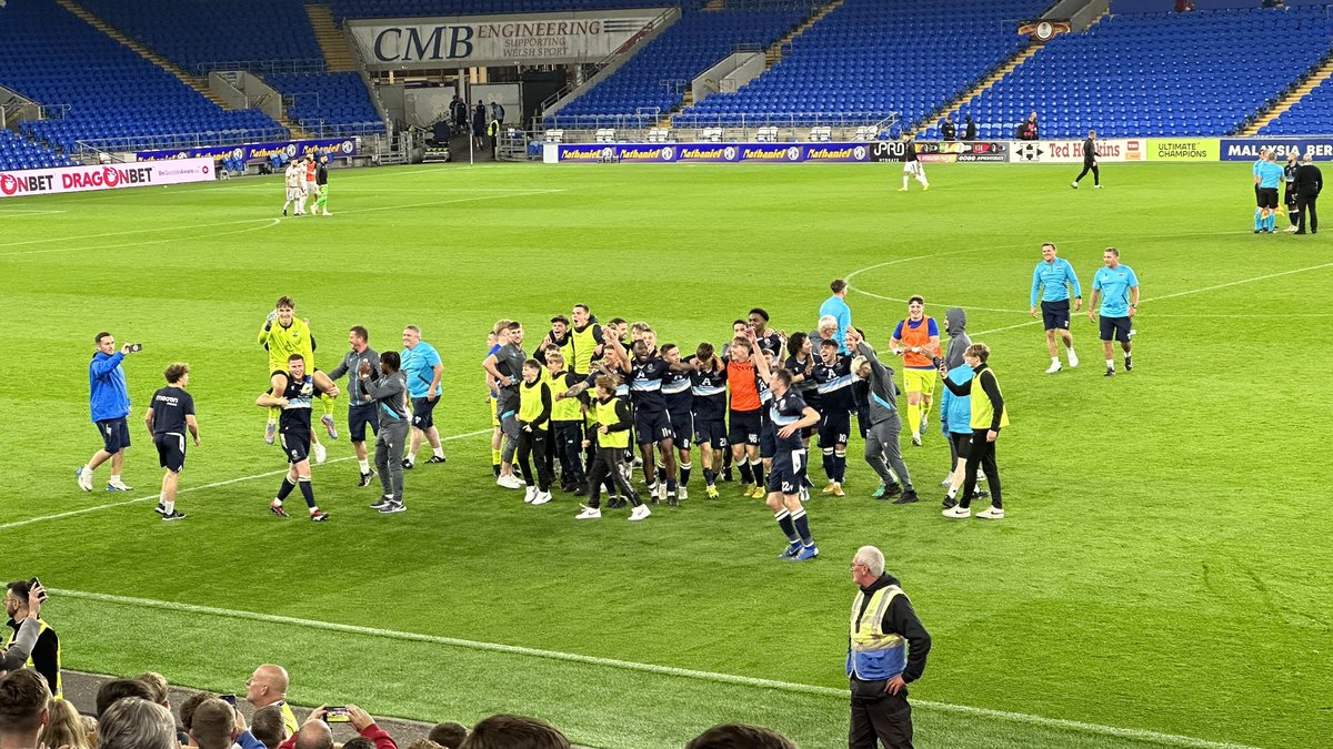 Incredible <a href="/HaverfordwestFC/">Haverfordwest County AFC 🏴󠁧󠁢󠁷󠁬󠁳󠁿</a> 👏