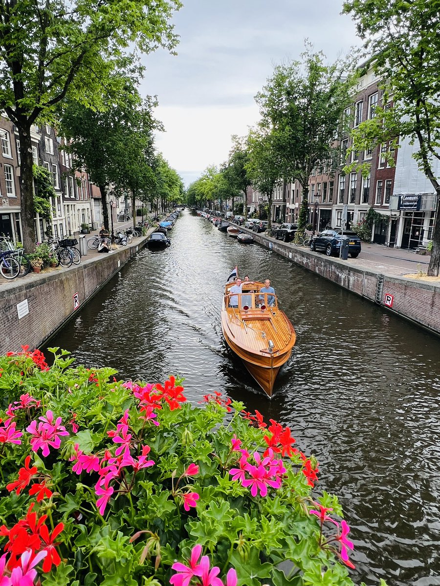 mmcclendon93's tweet photo. Fun trip to Amsterdam this summer! Beautiful canals, quirky architecture, delicious food, amazing art and lively nightlife! Can’t wait to go back!! #LionsatPlay #RHSRoar @ReedyLions https://t.co/EPqtDDlP8N