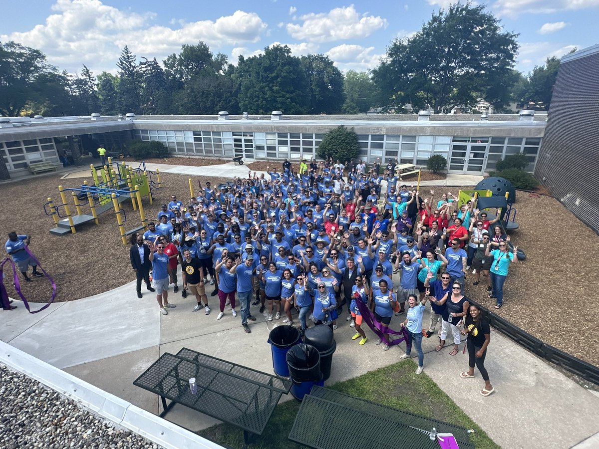 It take a village!! Thank you to all of the incredible volunteers and partners that come out today to help build this beautiful new playground! <a href="/kaboom/">KABOOM!</a> <a href="/CarMax/">CarMax</a>