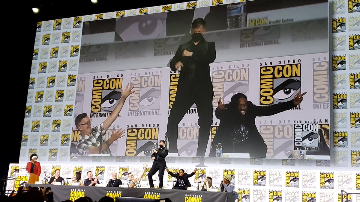 DiscussingFilm's tweet photo. Yuri Lowenthal joins the #SDCC stage by doing the dance from ‘SPIDER-MAN 3’. https://t.co/5up6sgQCAz