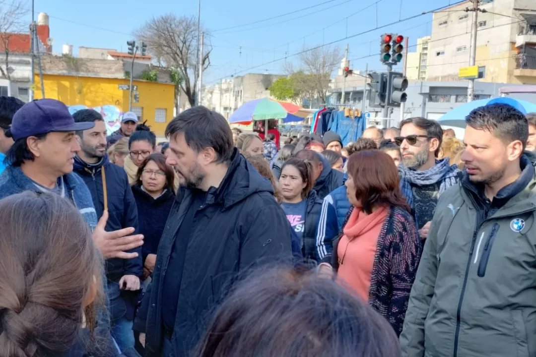 MOPEeviner's tweet photo. Frente al abandono de estos 16 años por parte de la gestión Macri-Larreta, desde @unionxlapatria proponemos un Gobierno presente, sensible frente a las necesidades y responsable para construir las politicas necesarias para una Ciudad más justa y solidaria. https://t.co/l0rW6scdZR
