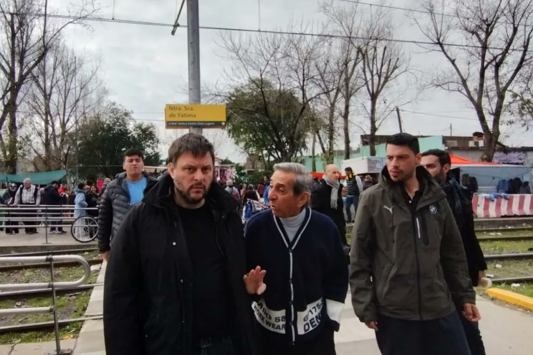 MOPEeviner's tweet photo. Frente al abandono de estos 16 años por parte de la gestión Macri-Larreta, desde @unionxlapatria proponemos un Gobierno presente, sensible frente a las necesidades y responsable para construir las politicas necesarias para una Ciudad más justa y solidaria. https://t.co/l0rW6scdZR