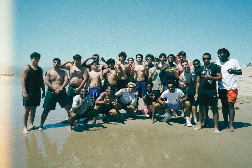 TTownFball's tweet photo. Beach Day 2/Camp Day 3! Time flies when you’re having fun! Can’t beat this weather! Go T-Town! #353 https://t.co/jOIkaPCMIa