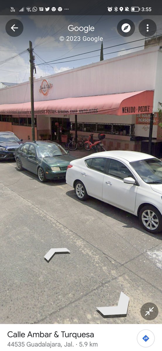 ConsejoGdl's tweet photo. Aguas negras escurriendo varias cuadras del restaurante Casa de Tata calle Turquesa 2073. Es bastante fuerte el olor fétido. Urge su atención y apoyo ya varios vecinas presentan mal estar. @felixgastelum1 @GuadalajaraGob @ServiciosGDL https://t.co/iG1PBzUT8h