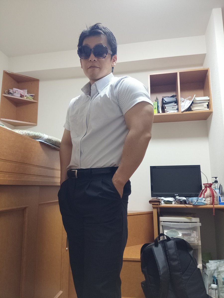 salamaccho's tweet photo. 夏服のサラリーマン👨‍💼 https://t.co/g4YGZBc9wh