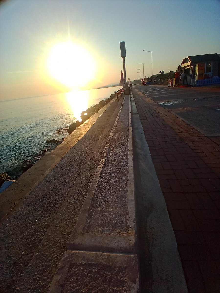 Günaydın yalovada  evli çift yada sevgili  çift varmı tanışmak istiyen 🤗