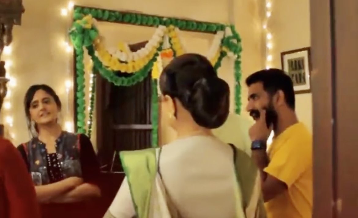 Ayeshu, Kishorie mam, Crew Member 💃💃💃

#AyeshaSingh #Ayeshians #SaiJoshi #GhumHaiKisikeyPyaarMeiin