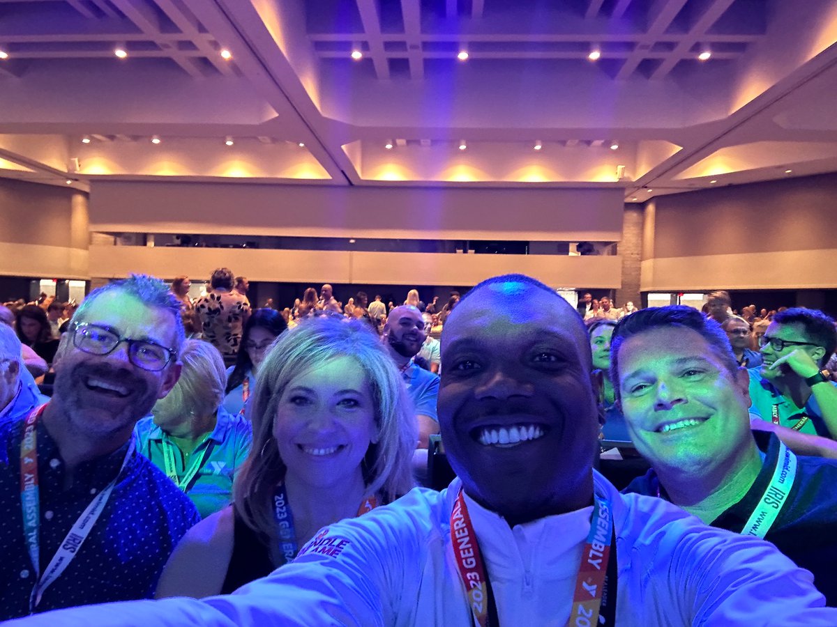 Great kickoff to the YMCA General Assembly with keynote speaker @lisaling and United States @Surgeon_General! Kids need connection; adults need to understand how social media affects the brain and mental wellbeing. @KansasCityYMCA #knowyourY