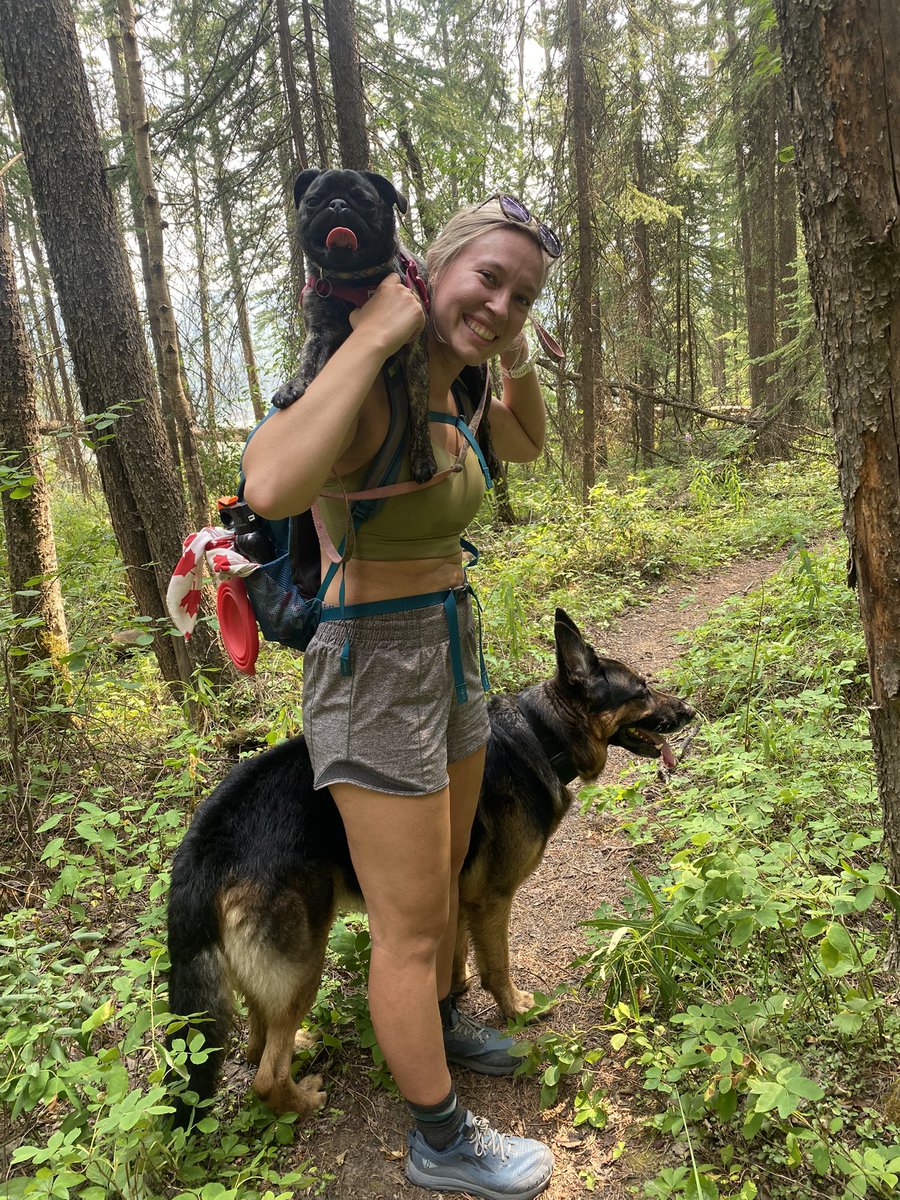 RushRush14's tweet image. Gracie had enough hiking for today 😂 so I got quite the leg workout