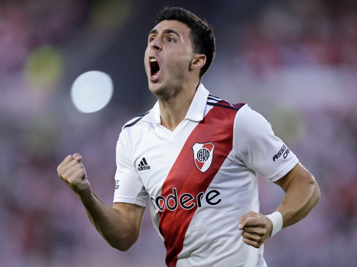 🔥Jose Paradela entre todos los jugadores de River Plate:

➜ 1º en pelotas perdidas
➜ 1º en pases clave [Al rival]
➜ 1º en retrasos mentales [245]
➜ 1º en chances creadas [Para Talleres]
➜ 1º en gambetas incompletas [98]
➜ 1º en porfavor andate te lo ruego

26 años🪄