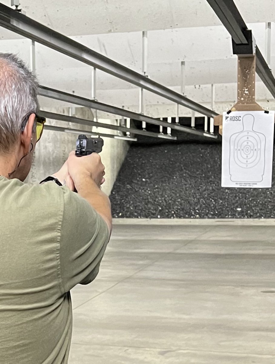 Krommsan's tweet photo. ..Daughter wants to go to the range for my birthday, so you throw your gear in the truck and go!
#fatherdaughter #Kimber #SigSauer #RDSC #RedDeer https://t.co/g7ju8UenWO