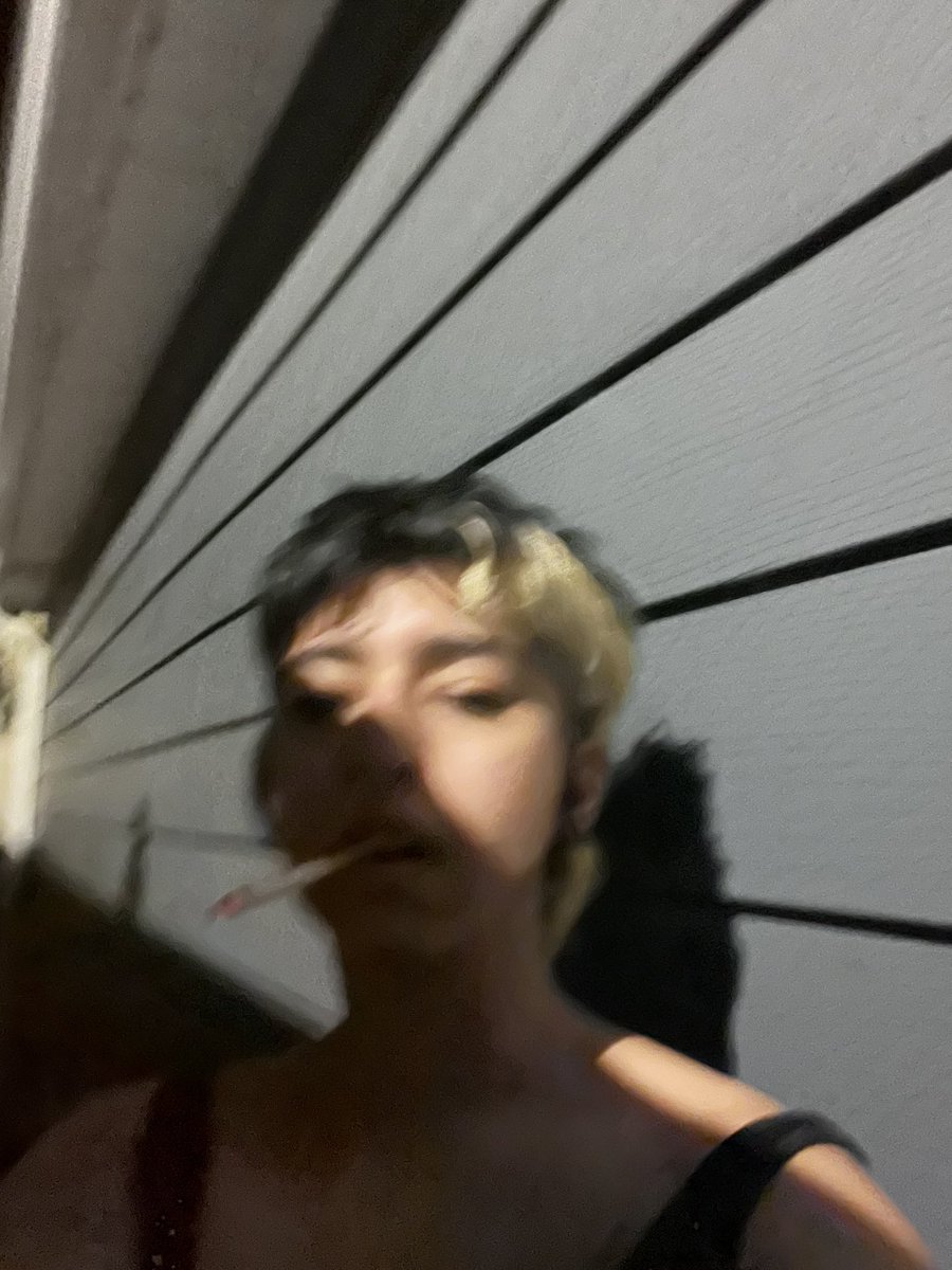 yatchbb's tweet image. Risking it behind the garage for the cig today