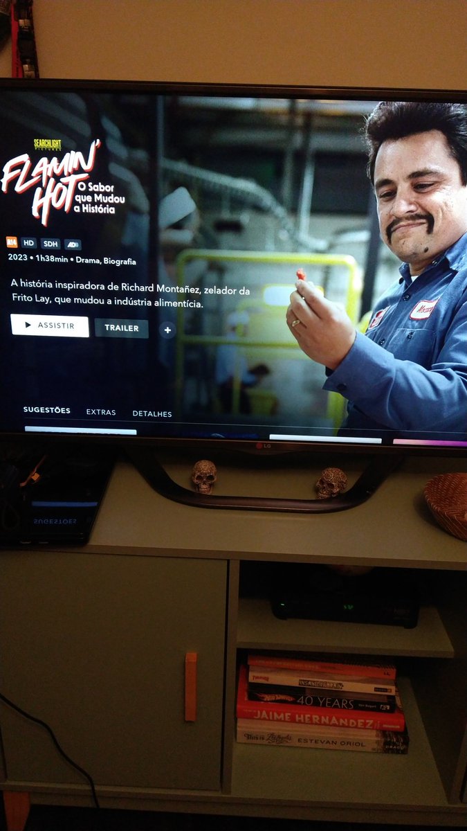 Transo um filme investigativo.