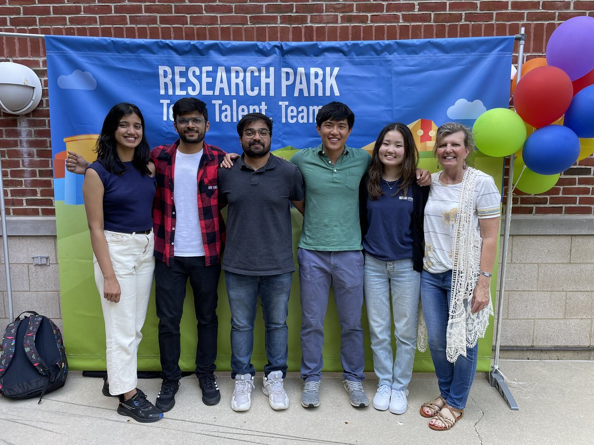 JuliaAtCOUNTRY's tweet photo. We won most original concept for our Insure-It video game! Congrats to the @hellocountry DigitaLab @UIResearchPark #Hackathon team! 👏 #workatcountry https://t.co/LVVH7qqmZL