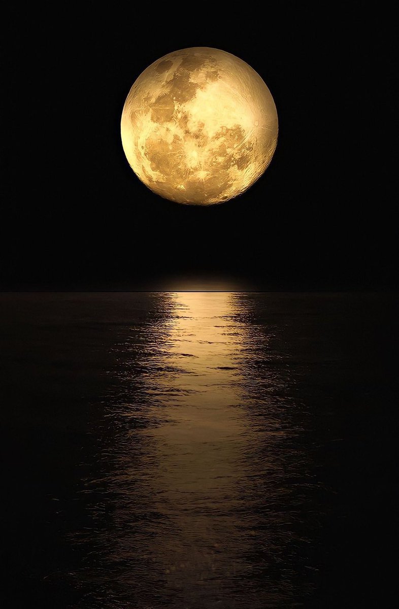 la luna y el mar