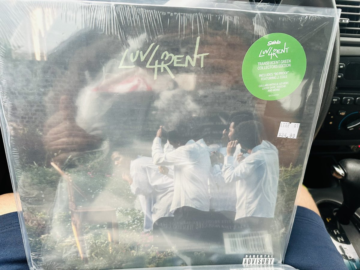 DomP_OOG's tweet photo. @Wakas3rdCousin Man it was the last one too, I said “I ain’t leaving here without it”. I’ve never seen any of the Carter’s in store before so it was a must cop. I got that and these too https://t.co/g17KyAxncs