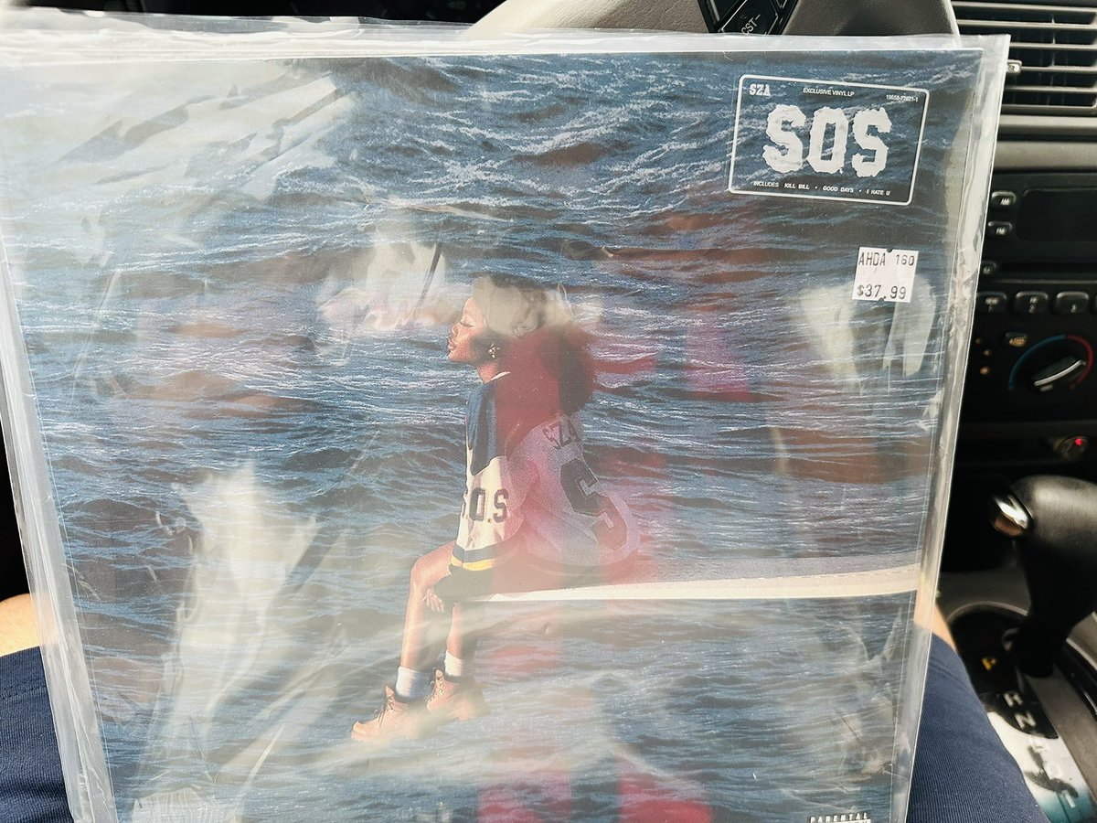 DomP_OOG's tweet photo. @Wakas3rdCousin Man it was the last one too, I said “I ain’t leaving here without it”. I’ve never seen any of the Carter’s in store before so it was a must cop. I got that and these too https://t.co/g17KyAxncs