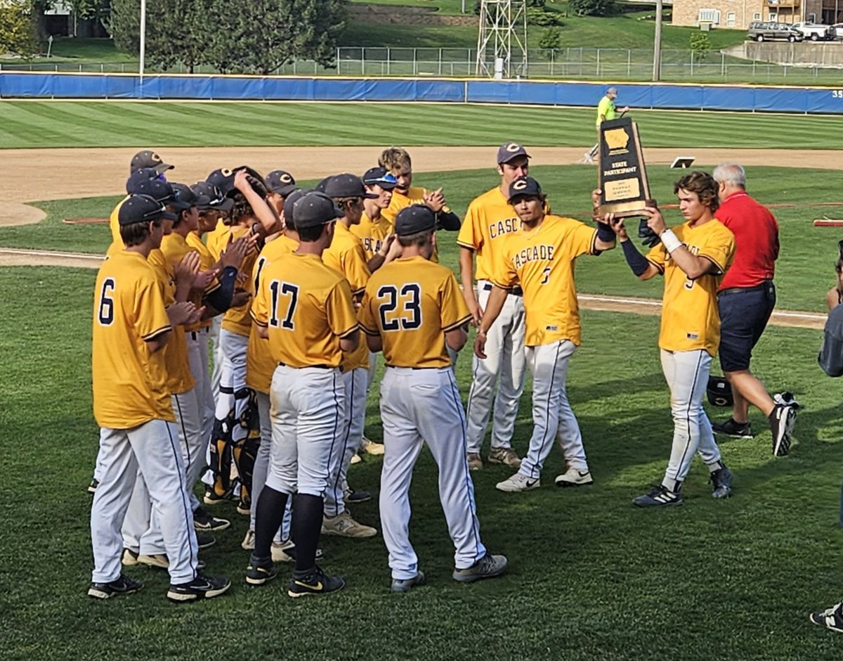 CougarsCascade's tweet photo. Although the season ended with a 3-1 loss, @CHScougsbasball had a tremendous run and represented our school well. Hats off to you, boys! https://t.co/razdc7IdHl