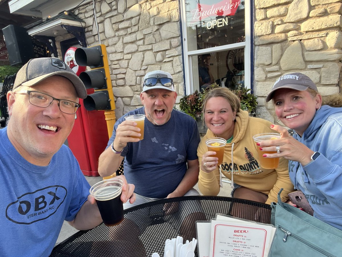 haslametrics's tweet photo. Selfie time. #SisterBay #DoorCounty https://t.co/iKr80Q1uUL