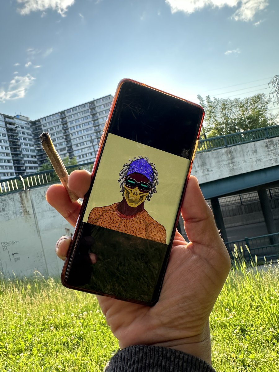 irvineNFTJJ's tweet photo. Proof of touching grass with art ! 
#ascensionsgen2 #NFT https://t.co/C4yKgWk57C