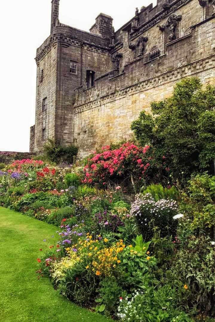 Stirling Castle's elegant Royal apartments, built in the 16th century by King James V of Scotland and his highly cultured French-born Queen, Mary of Guise.

#ScottishHistory #ScotsRoyalty #StirlingCastle #StewartDynasty #KingJamesV #MaryOfGuise #ScottishRenaissance #VisitStirling