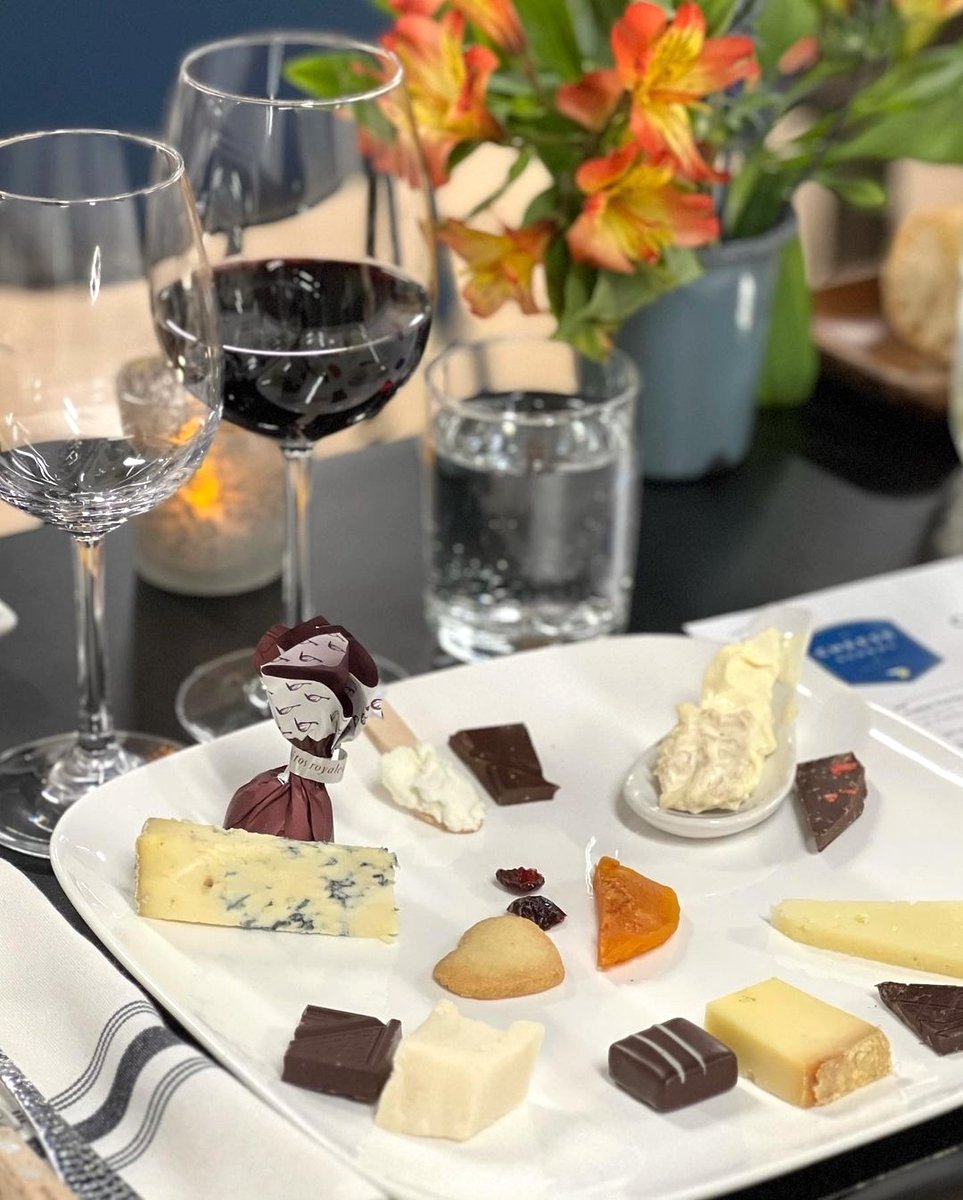 Pier70sf's tweet photo. Do you aspire to be a Curd Nerd? ๐ง๐ซ๐ฅฏ๐๐๐ฎ๐ฅ๐๐ Our neighbors @thecheeseschool (located alongside @DailyDriverSF on 3rd St at 22nd in #Dogpatch) will be your guides on that journey! The Cheese School offers an array of classes: https://t.co/HtgHhkqfdm https://t.co/vCC4sxZ4re