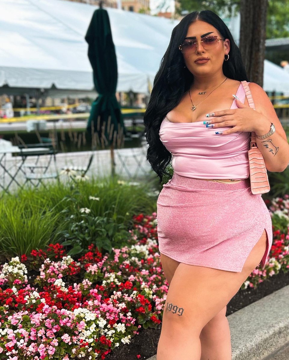 caxlii's tweet photo. been serving barbie bitch all summer😂🩷 https://t.co/iXSKowwdnf