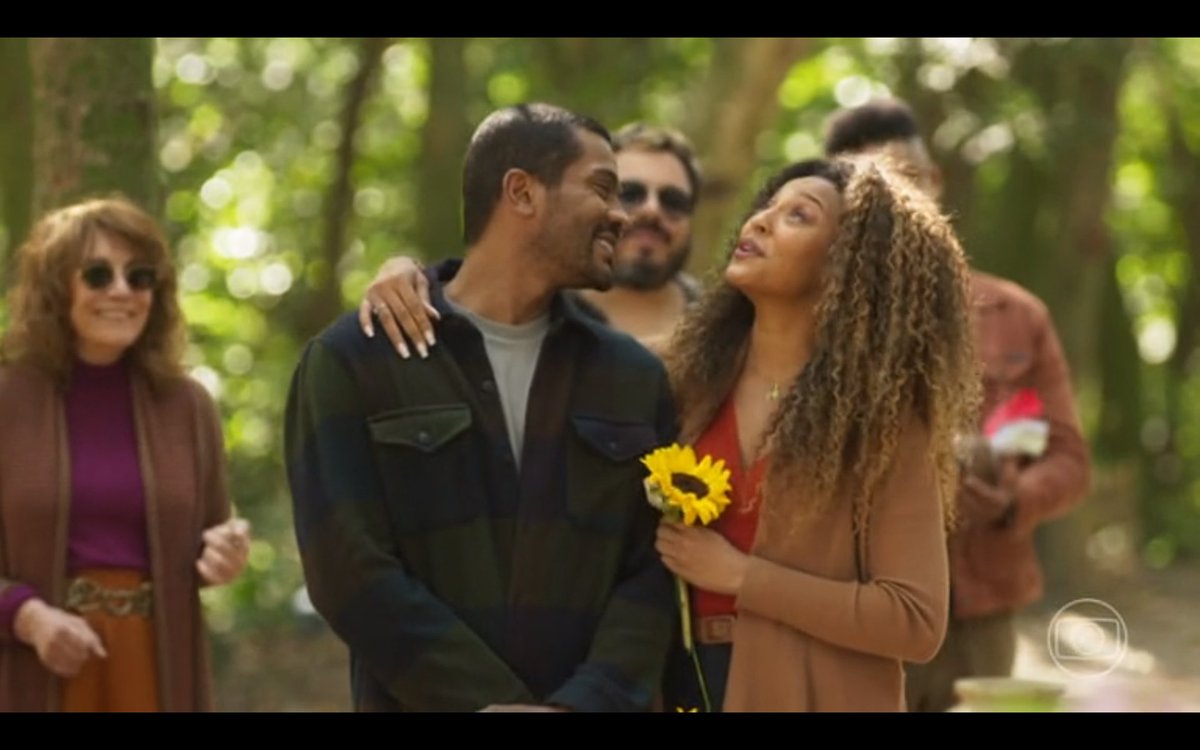 "Eu fui embora e meu amor chorou... Eu fui embora e meu amor chorou... Vou voltaaaar, vou nas asas de um passarinho, vou nos beijos de um beija-flor, no tictictac do meu coração renascerá..." #VainaFé