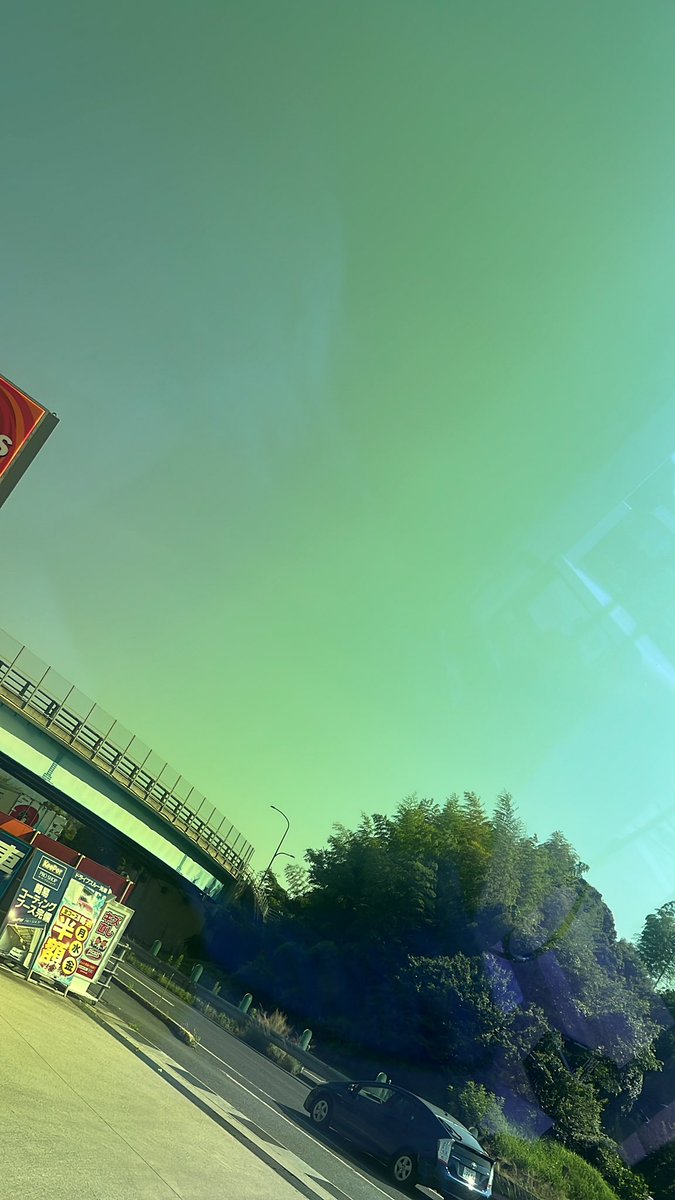 むっちゃ天気いいなー
海行ったりしたい時期ですが
日焼けするといたいからなー😨