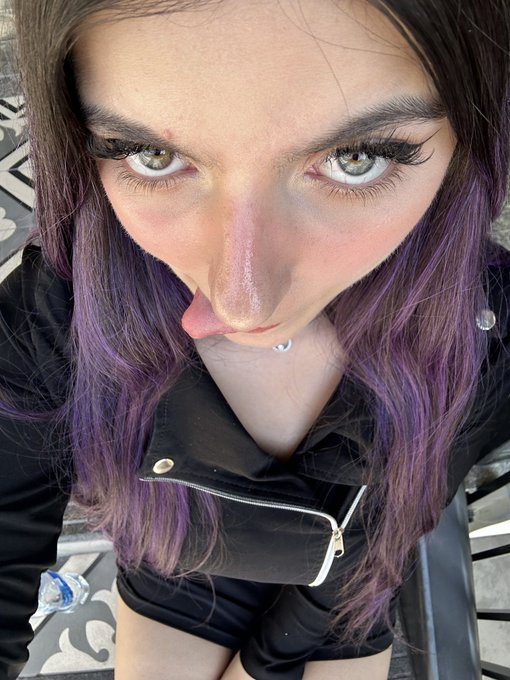 😋 https://t.co/WPCIgv2mEo