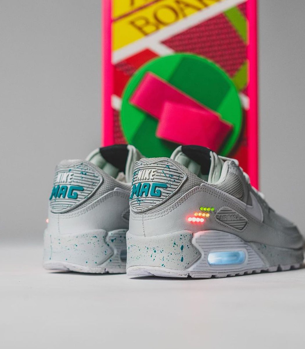 grey nike slides with strap