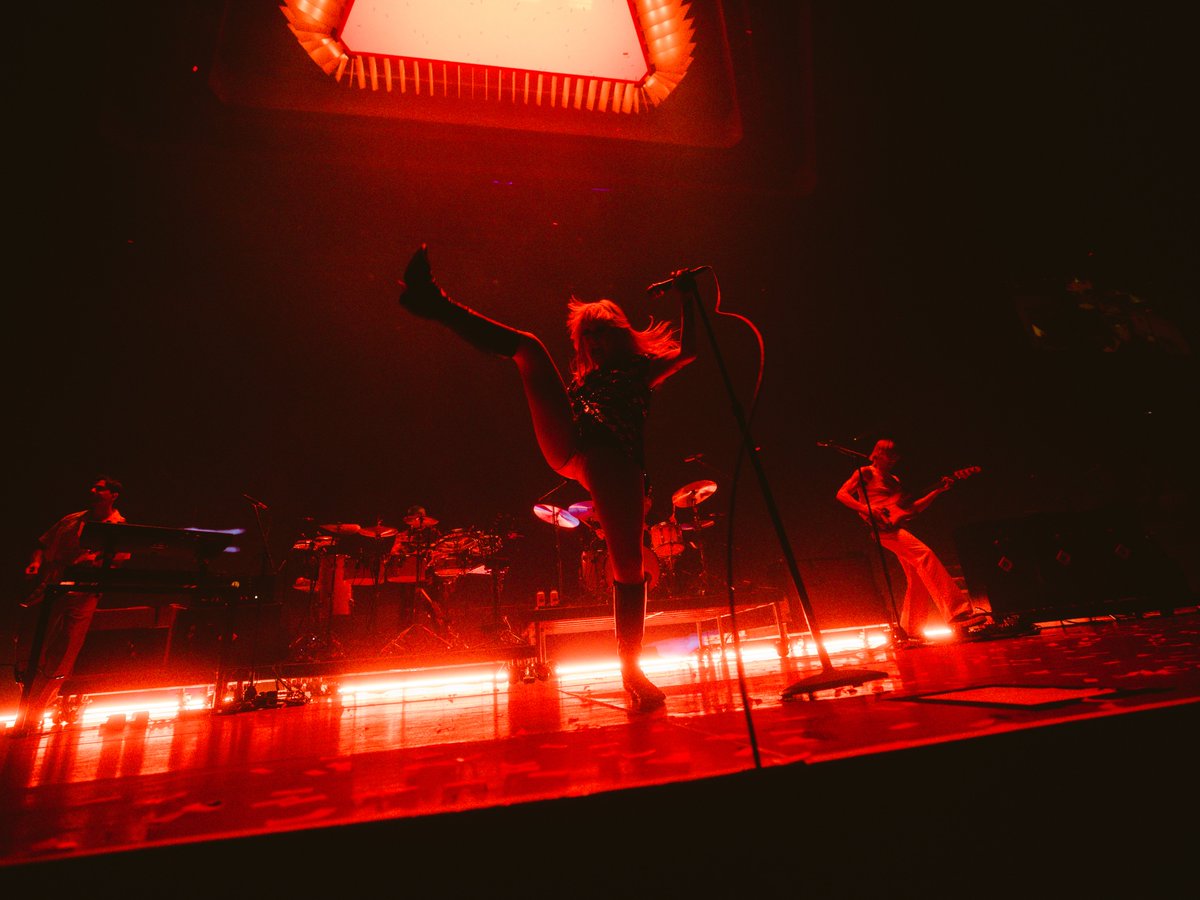 Leave us with some kind of proof that last night wasn't a dream. 🎵