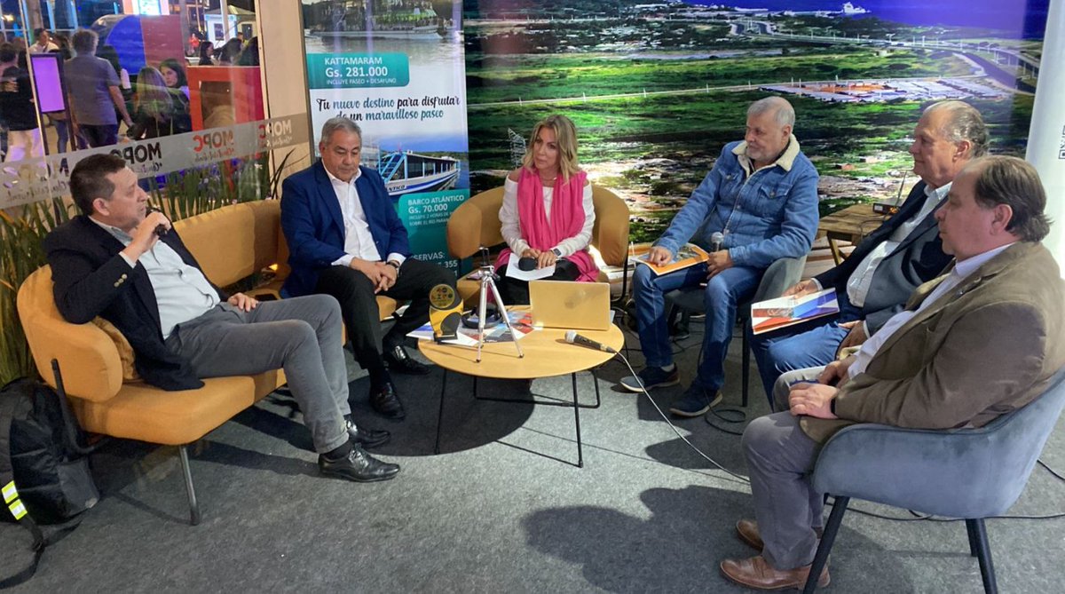 📸👉Instantáneas de los momentos que compartimos en vivo desde #jarrocafémujer por <a href="/1000_am/">Radio 1000 AM</a> en el stand del <a href="/mopcparaguay/">MOPC Paraguay</a>