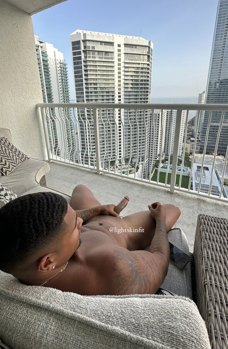 Miami Days💦 New content 50% off now🥵: onlyfans.com/lightskinfit