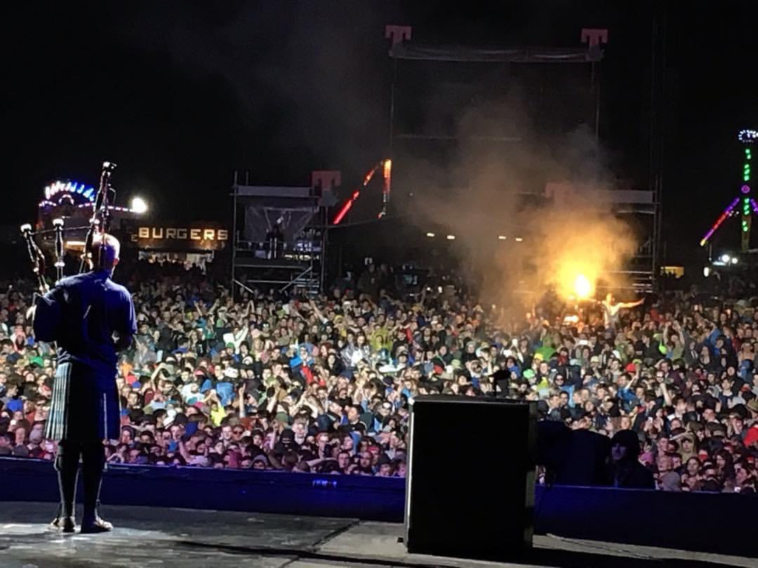 RobbieMacisaac's tweet image. Going to see @ChiliPeppers in Glasgow this weekend. A cherished memory from T in the Park in 2016, where I watched the band perform from backstage and then marched out playing the bagpipes. What a motivator as a schoolboy musician 🌶️🎸 This Sunday will be special.  #chilipeppers