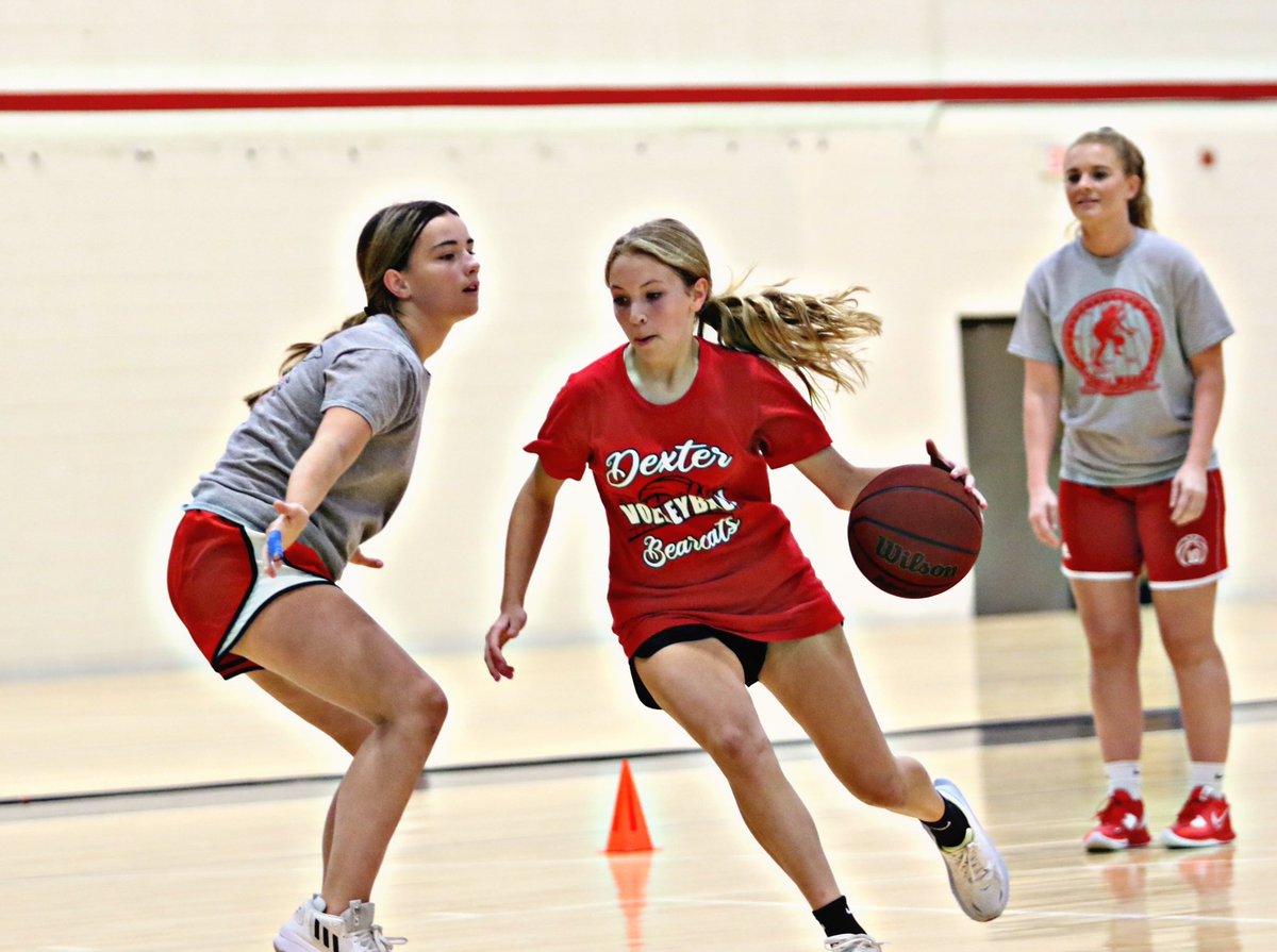 DCrealspill's tweet photo. Former Neelyville basketball standout and current University of South Carolina-Aiken player Jentri Worley hosted her basketball camp at at the Black River Coliseum.🏀🏀 @jentri_worley https://t.co/En16BR1IQv