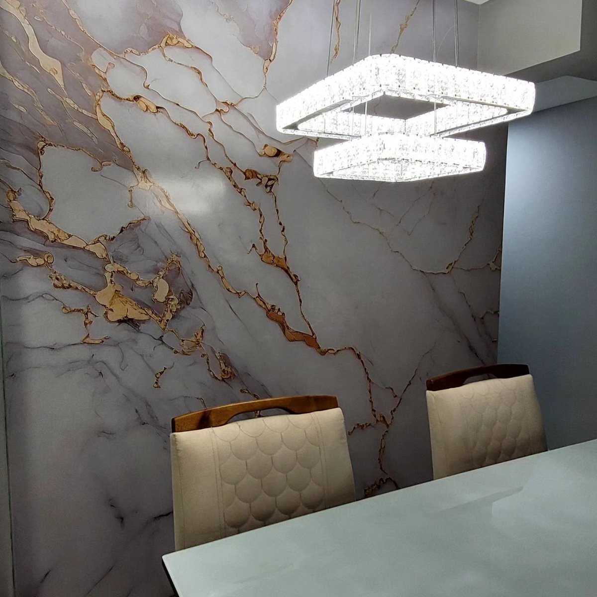 antonioni__'s tweet photo. ESSA SALA DE JANTAR FICOU LINDA COM O NOSSO PAPEL DE PAREDE 😍❤ https://t.co/oWwQcS5mTl