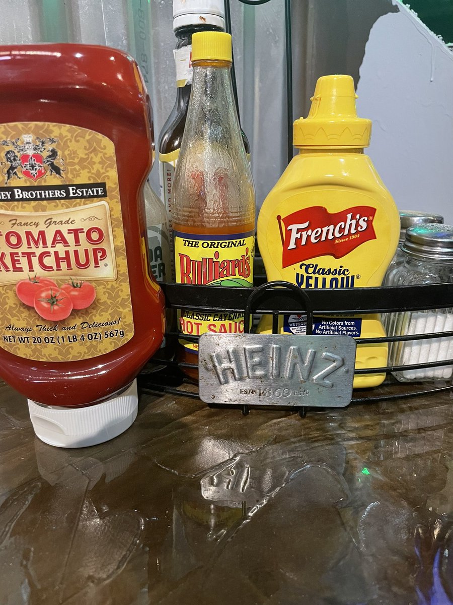 millerlitetime's tweet photo. @HeinzTweets This is un-American, you can’t put garbage in a Heinz caddy! #bullshit https://t.co/Ecu5xJYyma